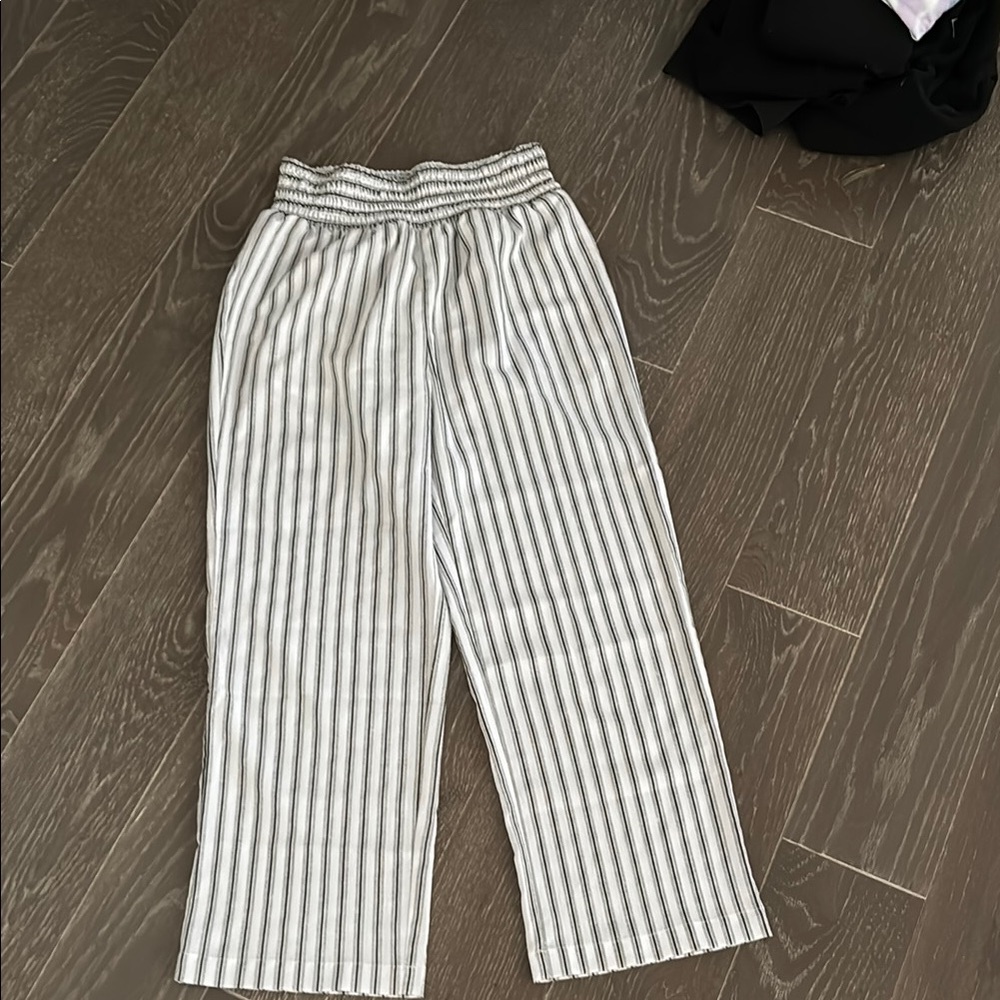 Chic Striped Wide-Leg Pants